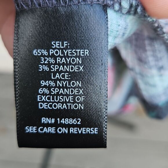 Torrid Lace Floral Top – Size 3 (Plus Size 3X) - Picture 5 of 8